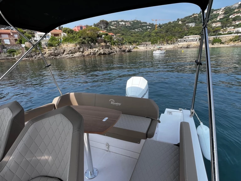 Location Bateau à moteur Ranieri avec permis