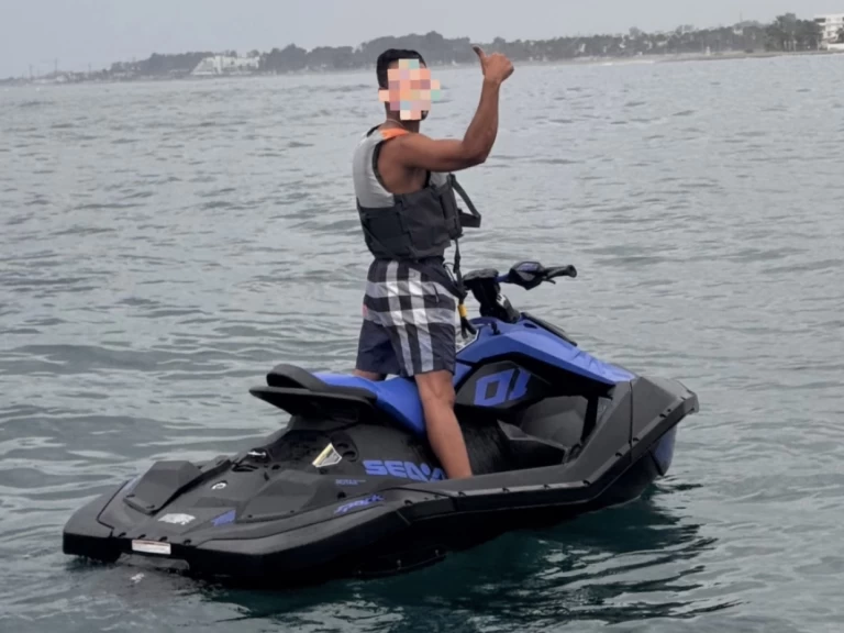 Location bateau Bombardier sea-doo à Puerto Banús sur Samboat
