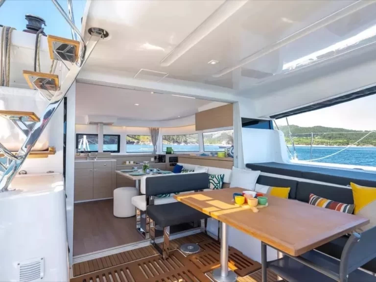 Catamaran à louer à Cugnana Verde au meilleur prix