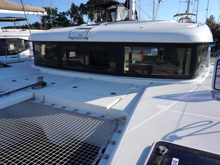 Catamaran à louer à Gouviá au meilleur prix