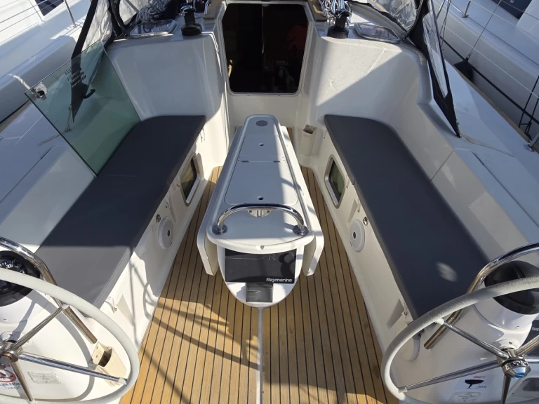 Louer Voilier avec ou sans skipper Jeanneau à Biograd na Moru