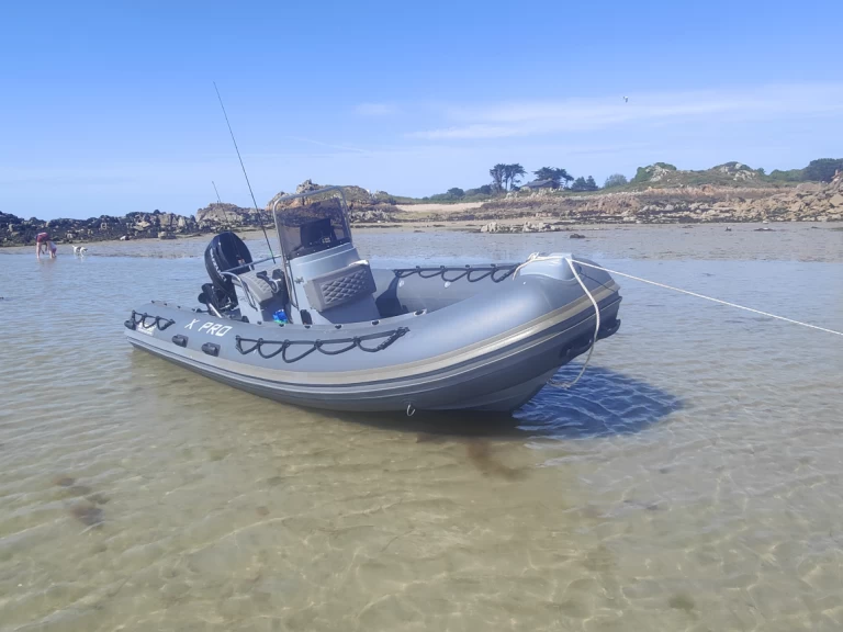 Location Semi-rigide 3D Tender avec permis