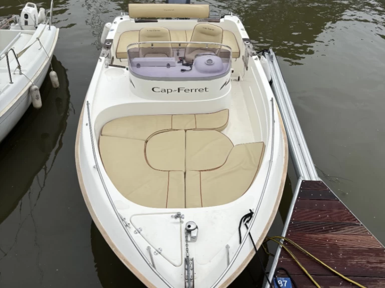 Location à Grand Piquey - B2 Marine Cap Ferret 650 Open sur SamBoat