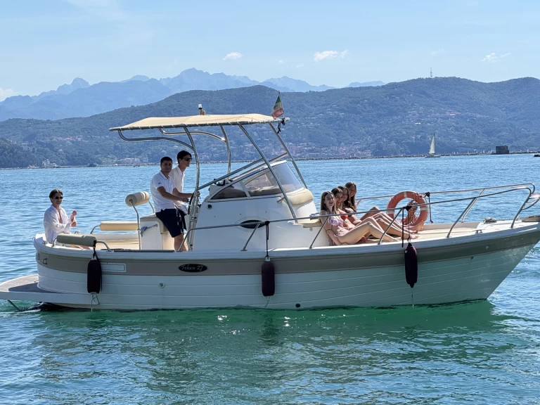 Bateau à moteur à louer à Le Grazie au meilleur prix