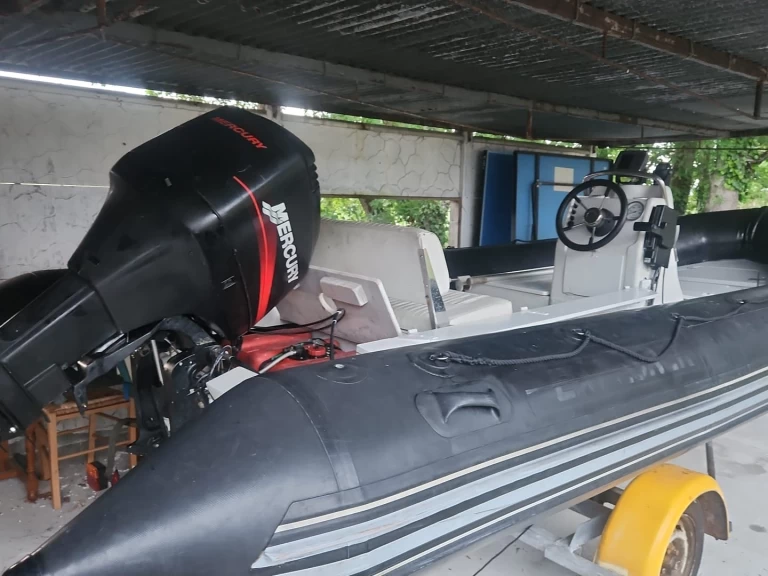 Louez un Bombard Explorer 550 à Ronce-les-Bains