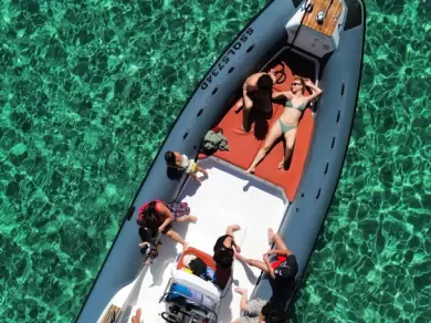 Semi-rigide à louer à Cala Gonone au meilleur prix