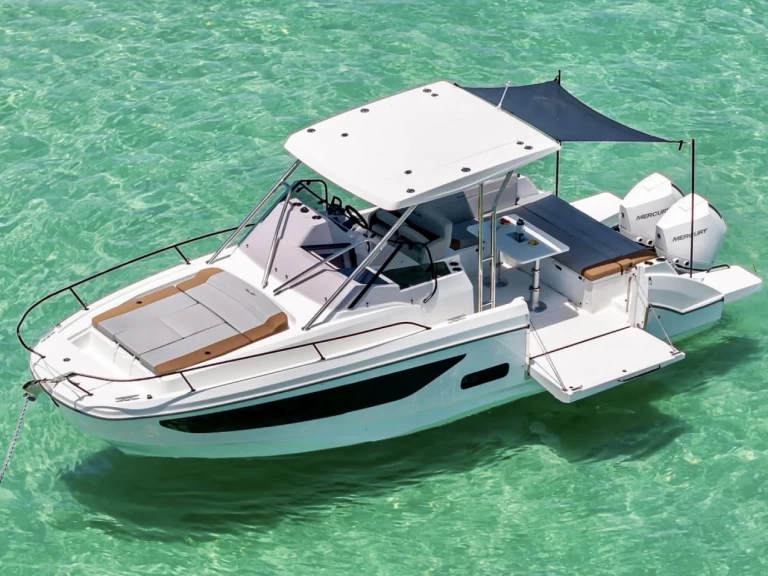 Bénéteau FLYER 9 SUNdeck a louer à Antibes