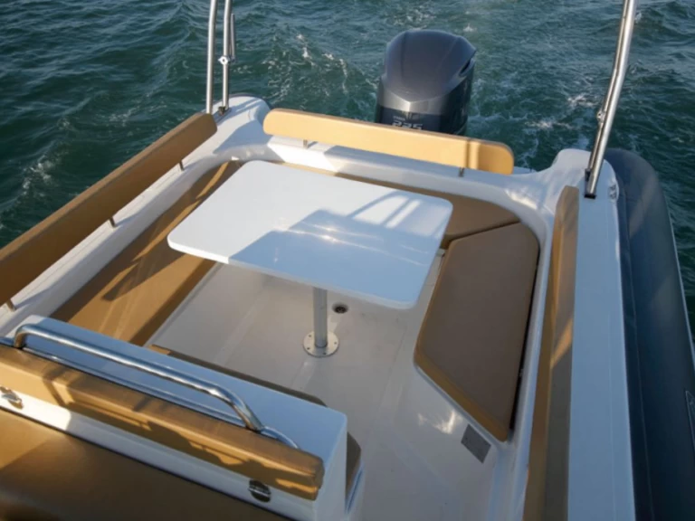 Location bateau Palamós pas cher TARPON 790 LX