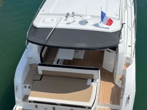 Louer Bateau à moteur avec ou sans skipper Bénéteau à Pinarellu