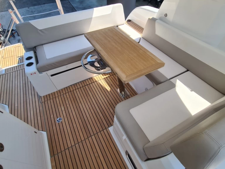 Location Bateau à moteur Bénéteau avec permis