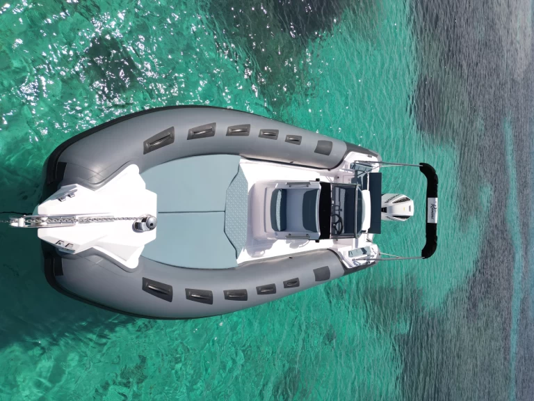 Louer Semi-rigide avec ou sans skipper Ranieri à Portisco