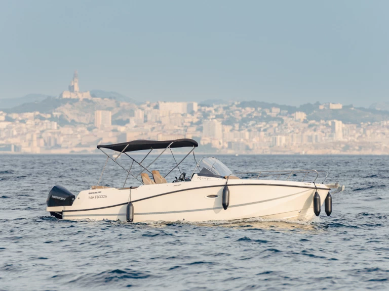 Quicksilver Activ 755 Sundeck a louer à Marseille