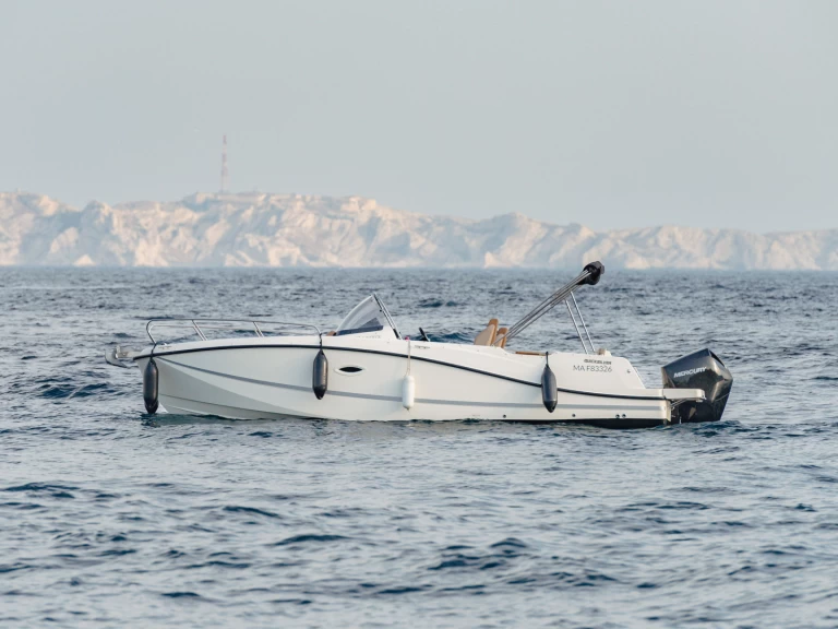 Bateau à moteur à louer à Marseille au meilleur prix