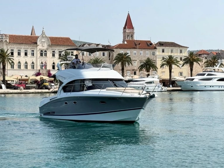 Location bateau Bénéteau Antares 36 à Trogir sur Samboat