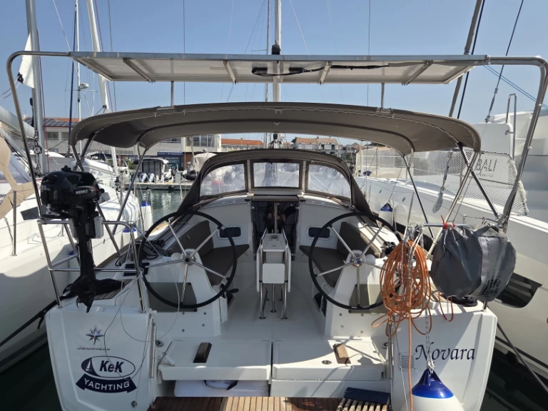 Louer Voilier avec ou sans skipper Jeanneau à Pirovac