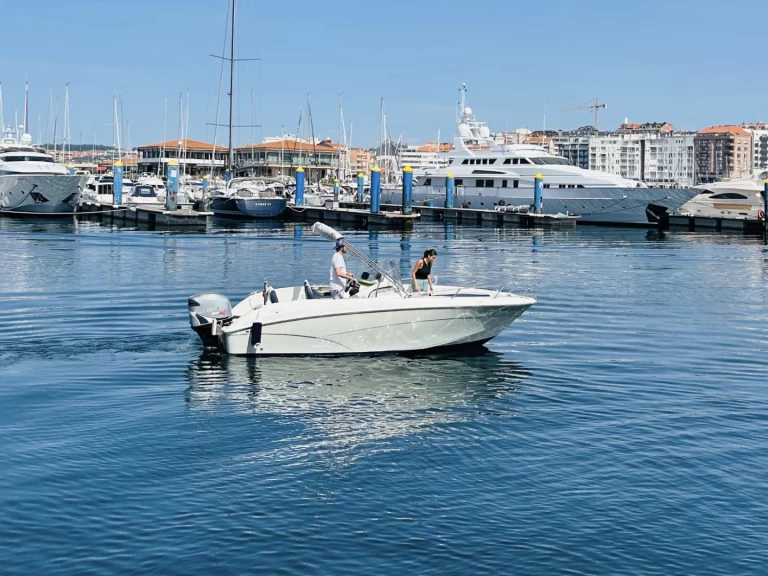 Location à Porto Deportivo Sanxenxo - Quicksilver Quicksilver 600 Commander sur SamBoat