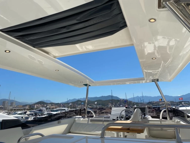 Louer Bateau à moteur avec ou sans skipper Bénéteau à Ajaccio
