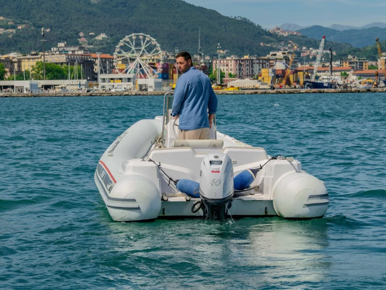 Location Semi-rigide Selva-Marine avec permis