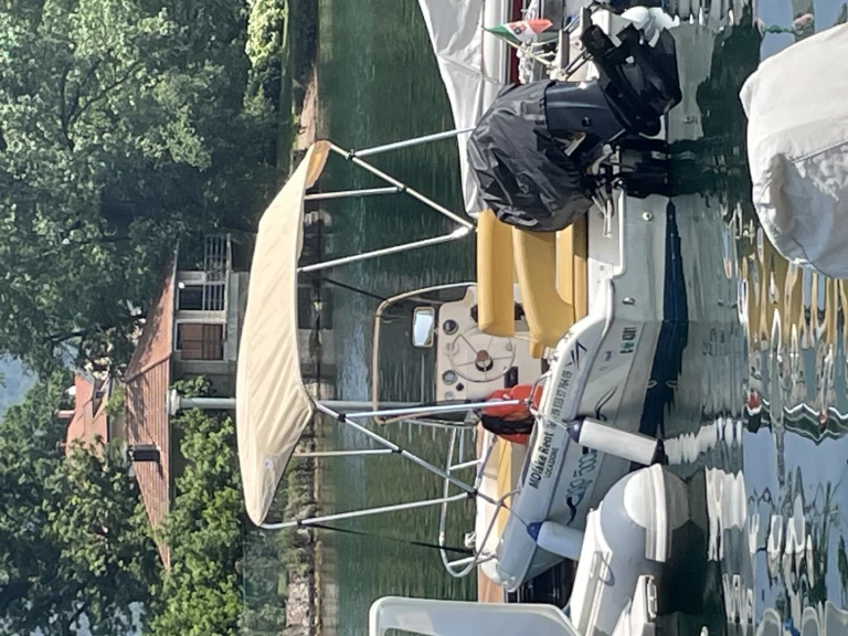 Louez un Capelli Capelli 500 Open à Brusimpiano