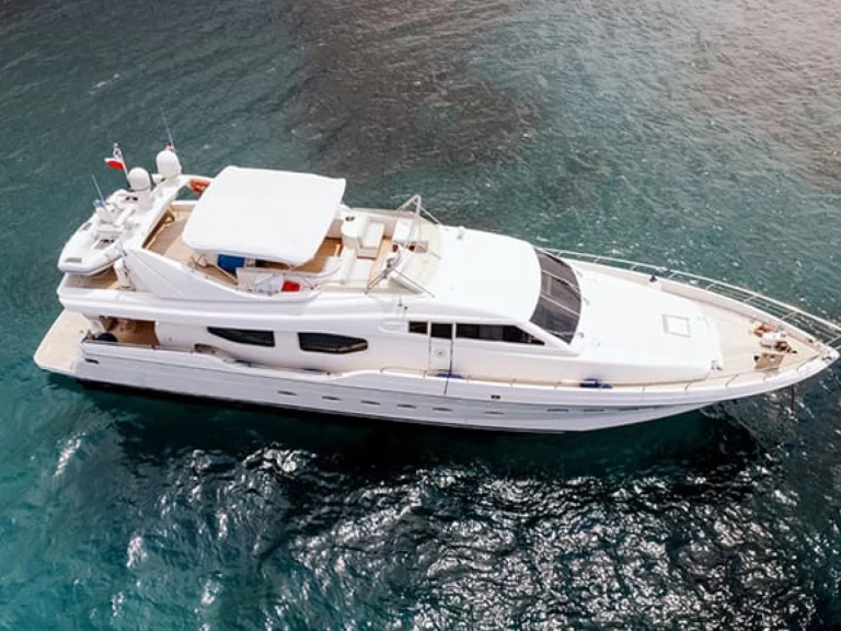 Location Yacht Posillipo avec permis