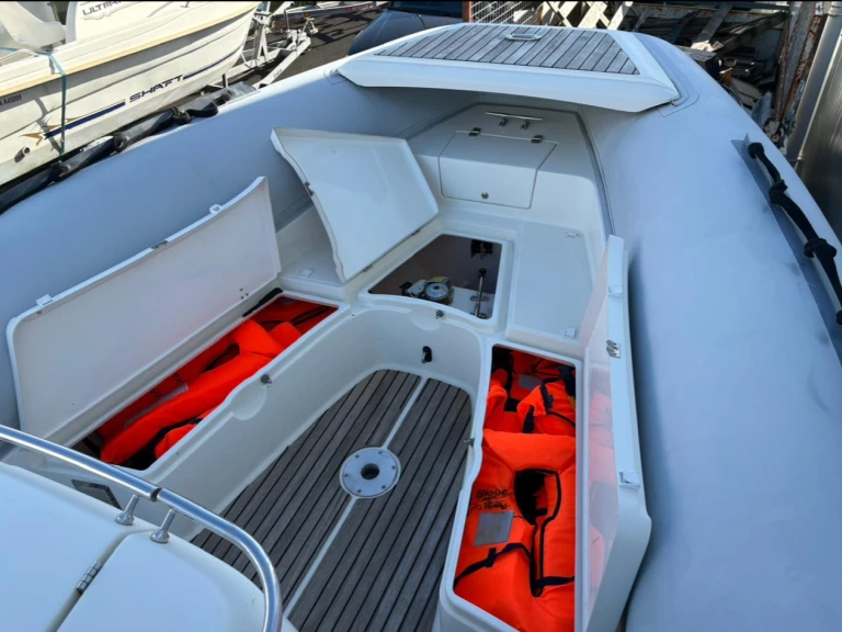 Semi-rigide à louer à Langrolay-sur-Rance au meilleur prix