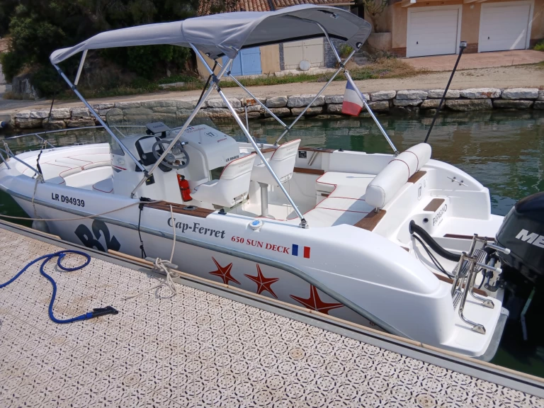 Location Bateau à moteur à Bormes-les-Mimosas - Jeanneau CAP CAMARAT 6,5 CC Style