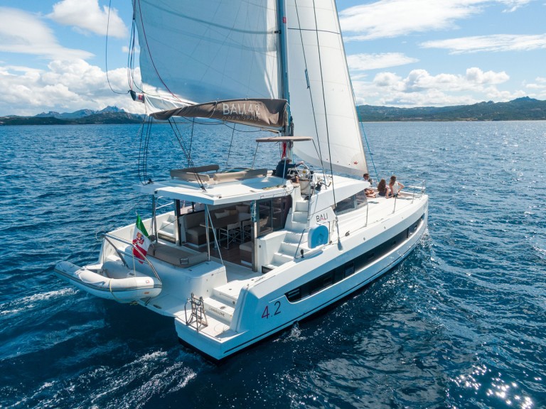 Catamaran à louer à Cannigione au meilleur prix