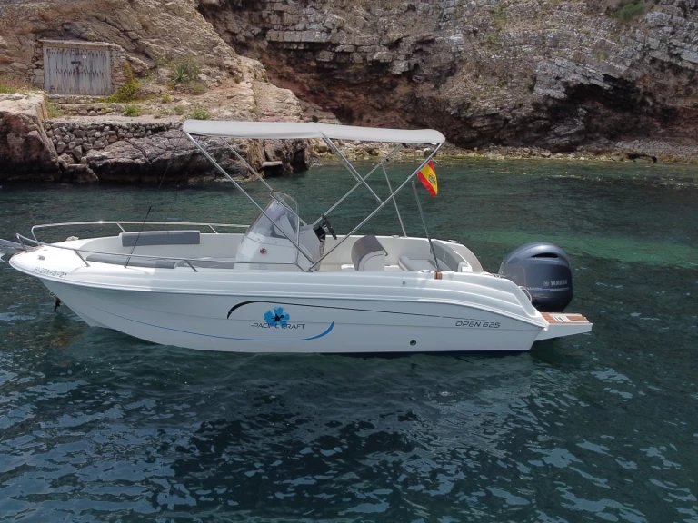 Location bateau Ibiza (Ville) pas cher Pacific Craft 625 Open Trendy
