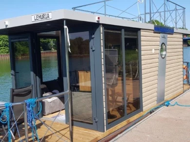 Rivo Campi 300 charter bareboat or skippered in  Buchholz