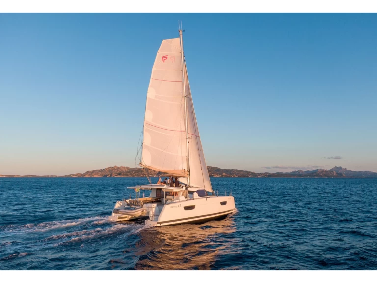 Location Catamaran à Cannigione - Fountaine Pajot Astrea 42