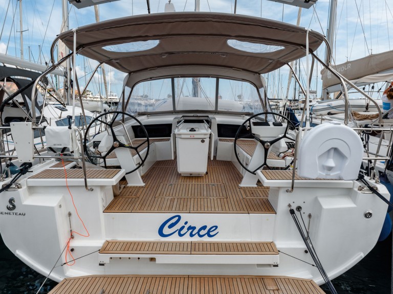 Location bateau Cannigione pas cher Oceanis 46.1