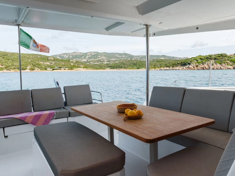 Catamaran à louer à Cannigione au meilleur prix