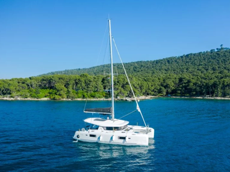 Louez un Lagoon Lagoon 42 à Kaštela