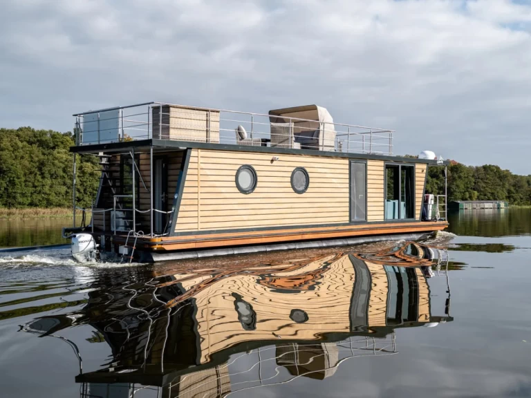 Louez un WOMA Woma D13 à Fürstenberg/Havel