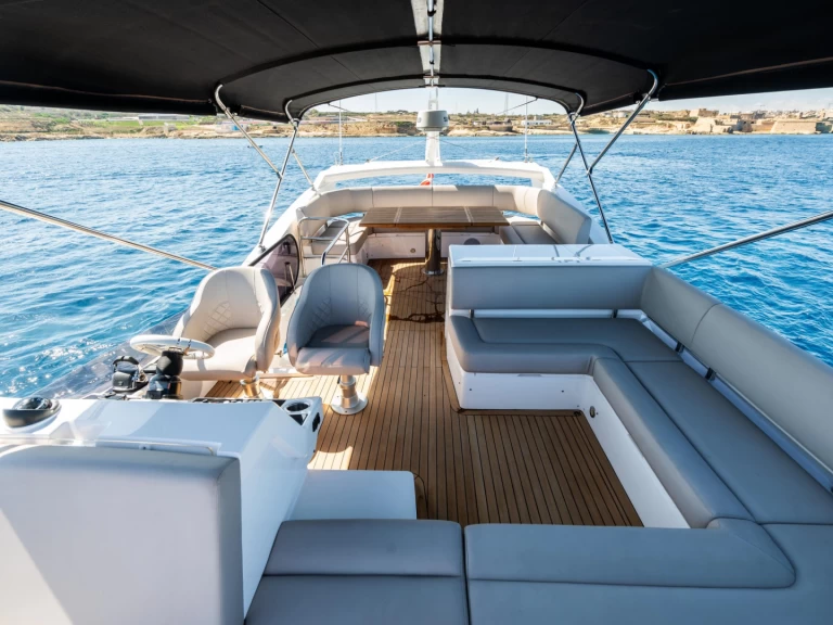 Louer Yacht avec ou sans skipper Sunseeker à San Ġiljan