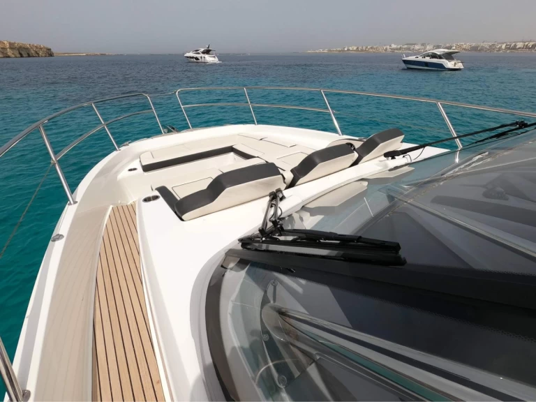 Location Bateau à moteur Jeanneau avec permis