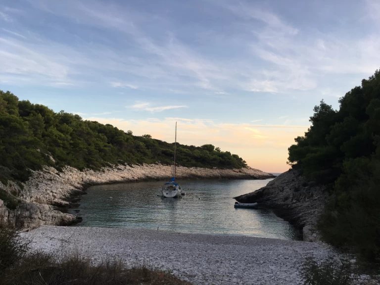 Location bateau Vis pas cher Oceanis 373