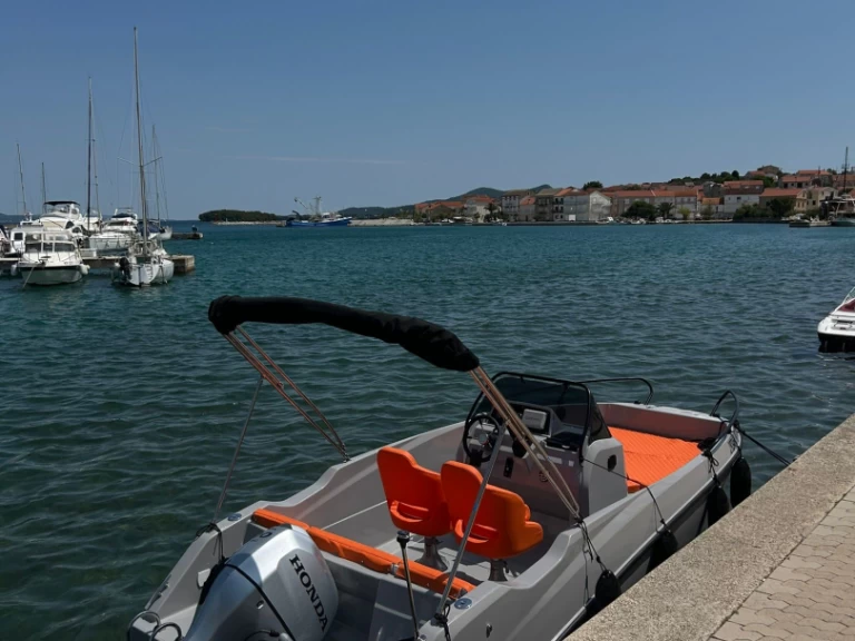 Location bateau Quicksilver Activ 555 Open à Kukljica sur Samboat