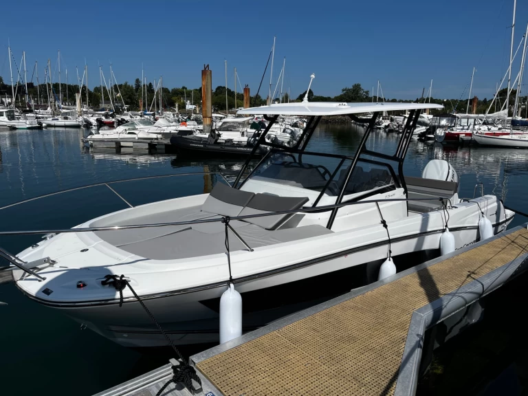 Bateau à moteur à louer à Port la Forêt au meilleur prix