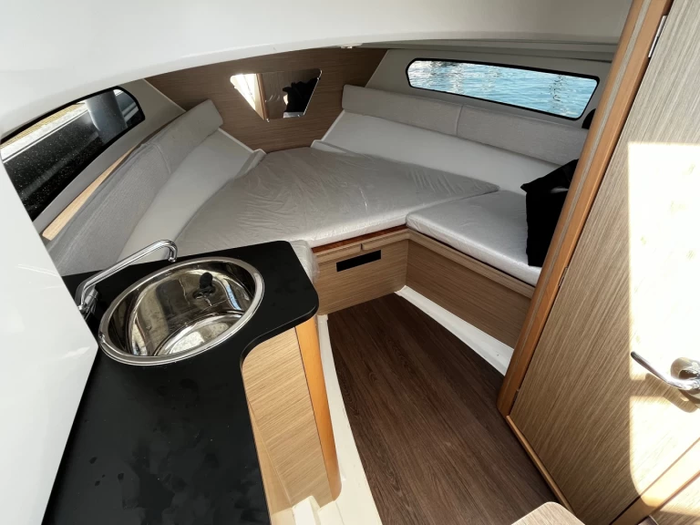 Location Bateau à moteur à Port la Forêt - Jeanneau Cap Camarat 7.5 WA