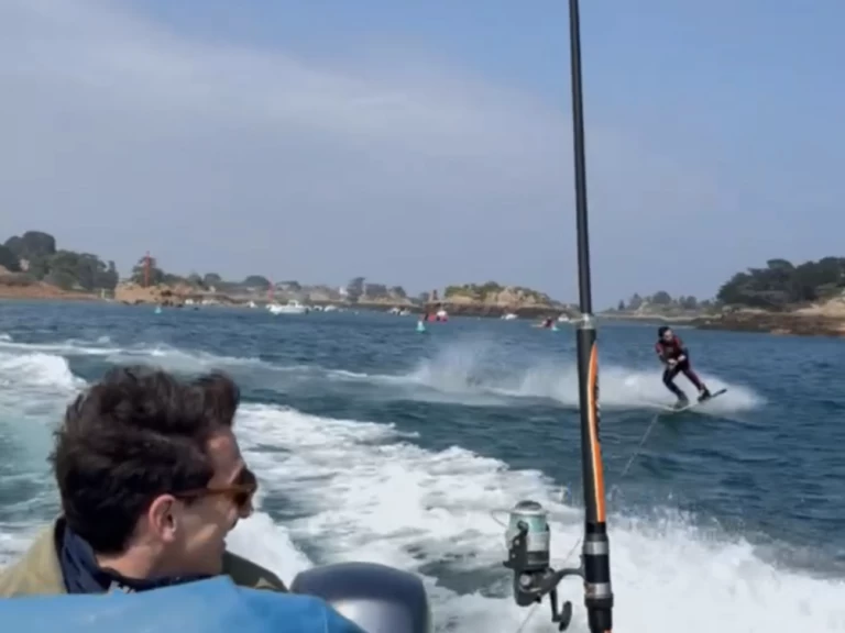 Louez un Valiant Valiant 450 Sport à Paimpol