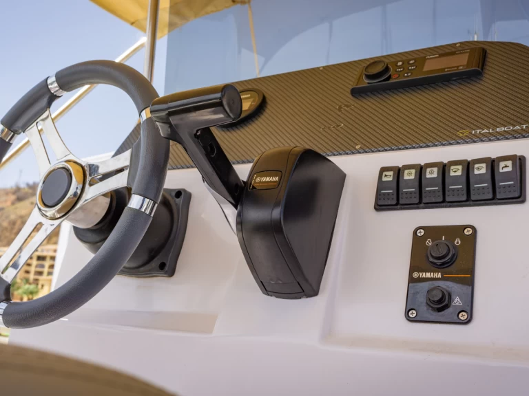 Location bateau Altea pas cher Predator 600P