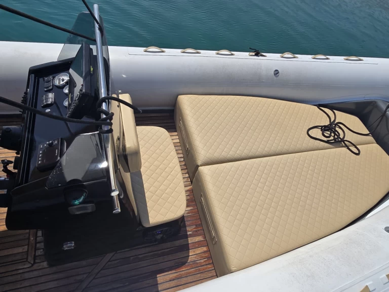 Semi-rigide à louer à Novalja au meilleur prix