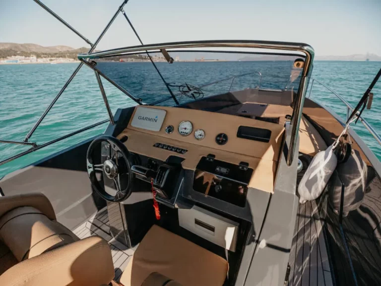 Bateau à moteur à louer à Port d'Alcudia au meilleur prix