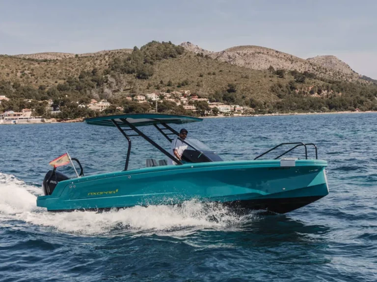 Louer Bateau à moteur avec ou sans skipper Axopar à Port d'Alcudia
