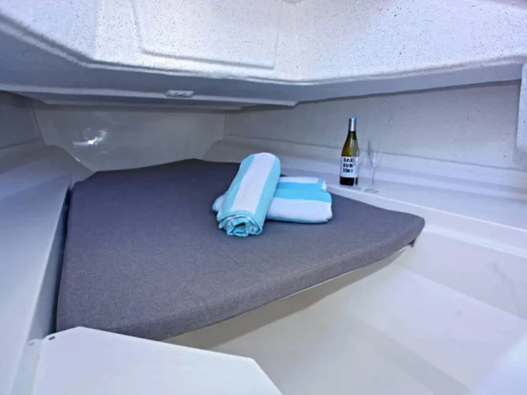 Location Bateau à moteur Abaris avec permis