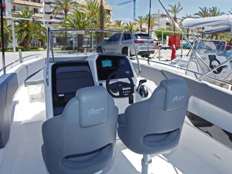Bateau à moteur à louer à Port d'Alcudia au meilleur prix