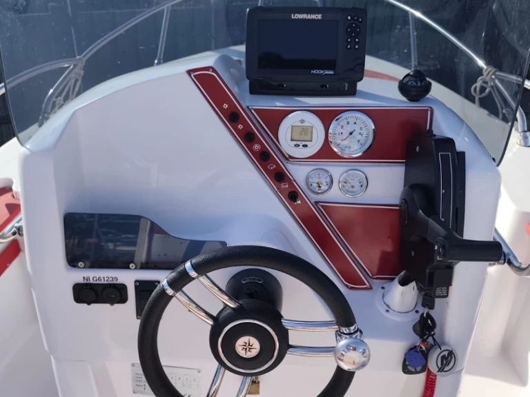 Location Bateau à moteur Blumax avec permis