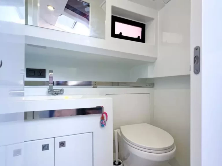 Location Bateau à moteur De Antonio avec permis