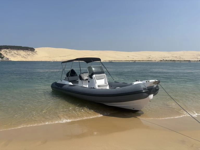 Location Semi-rigide Ranieri avec permis